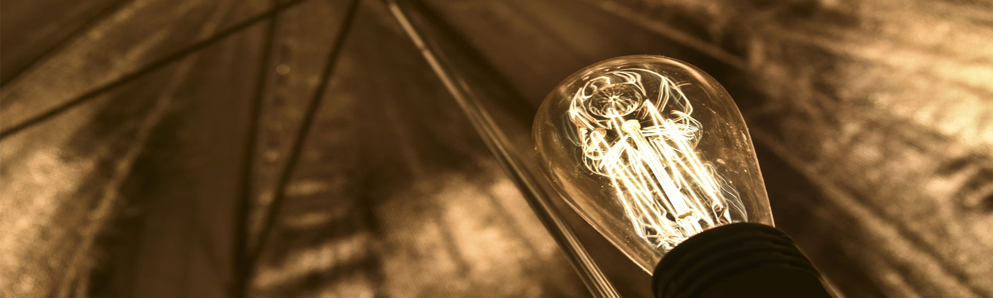 <a href='http://8inspiration.com/modern-meet-classic-led-light-bulb/'></a>